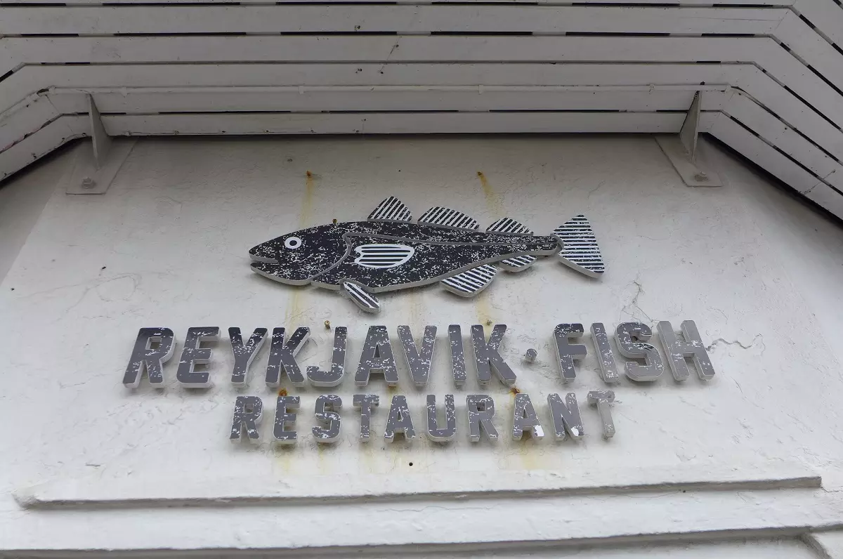 Schild eines Restaurants in der Hauptstadt Reykjavik.