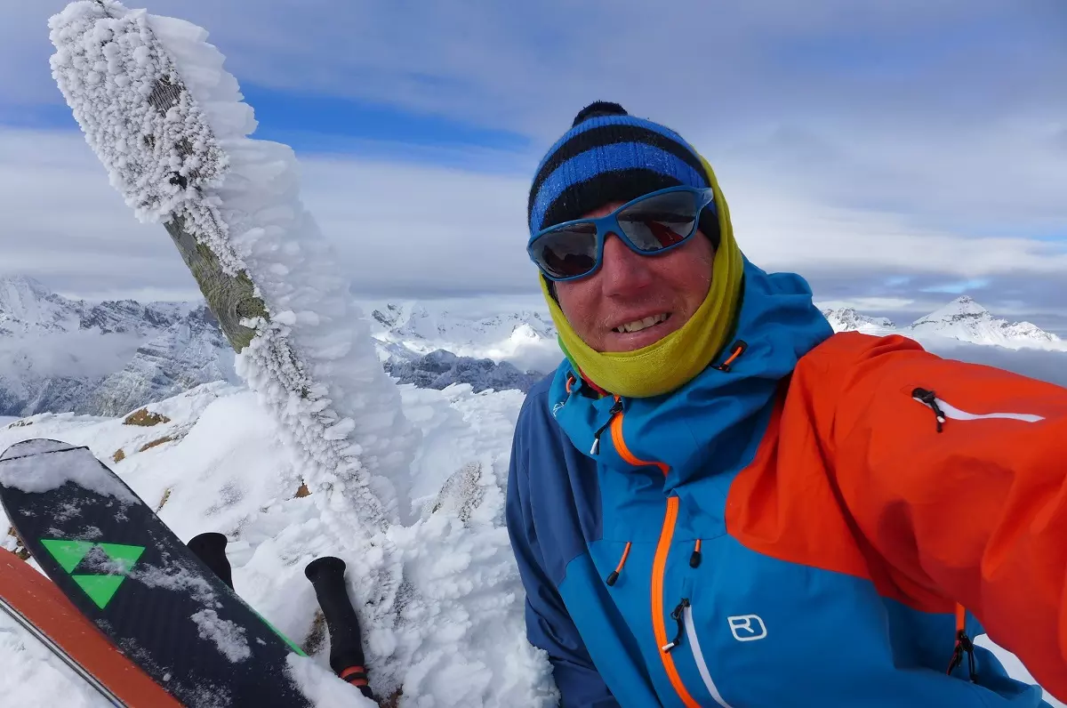 Bergführer Stefan Rössler am Gipfel des Stubaier Gletschers