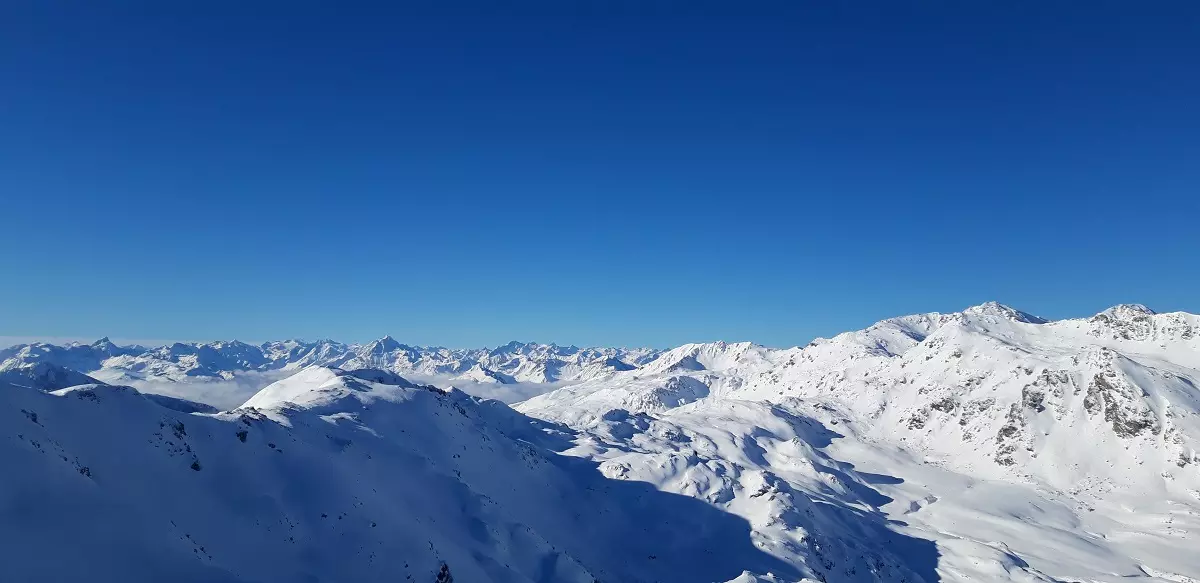 Tuxer Alpen Skitouren Durchquerung mit Gipfelpanorama